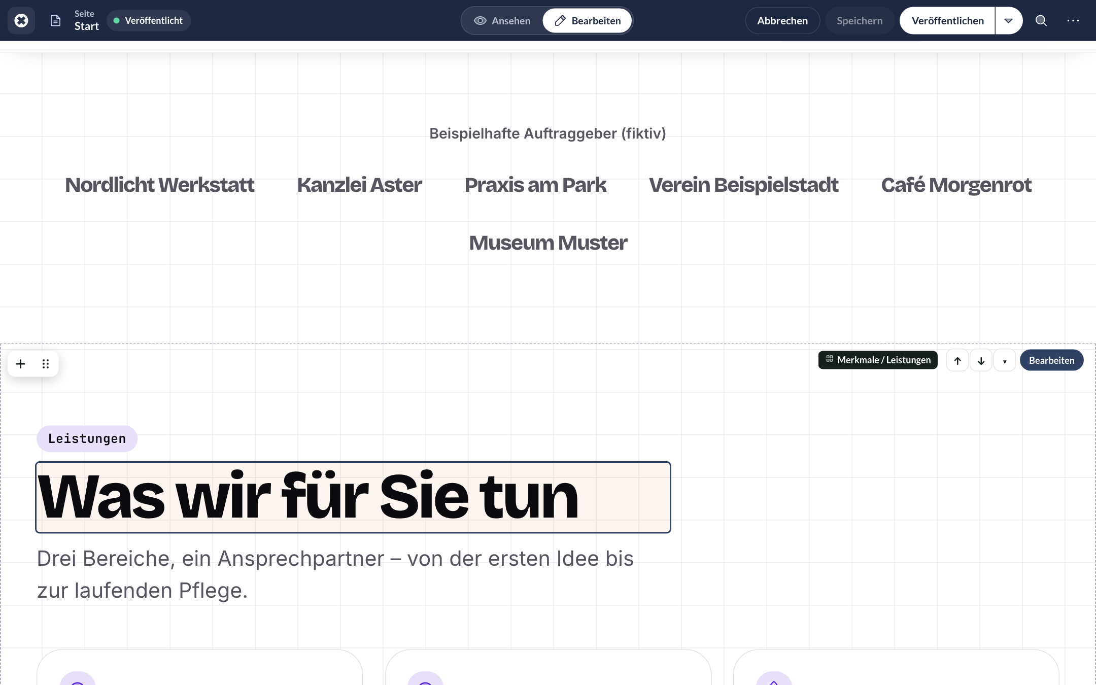 Bearbeiten auf der Website: dunkle Werkzeugleiste mit „Ansehen/Bearbeiten“ und „Veröffentlichen“, markierte Überschrift und Block-Leiste „Merkmale / Leistungen“
