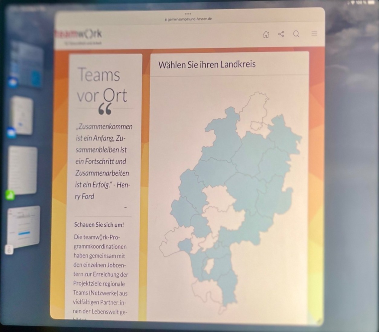 Tablet screen corrected: website with a map of Hesse seen straight on